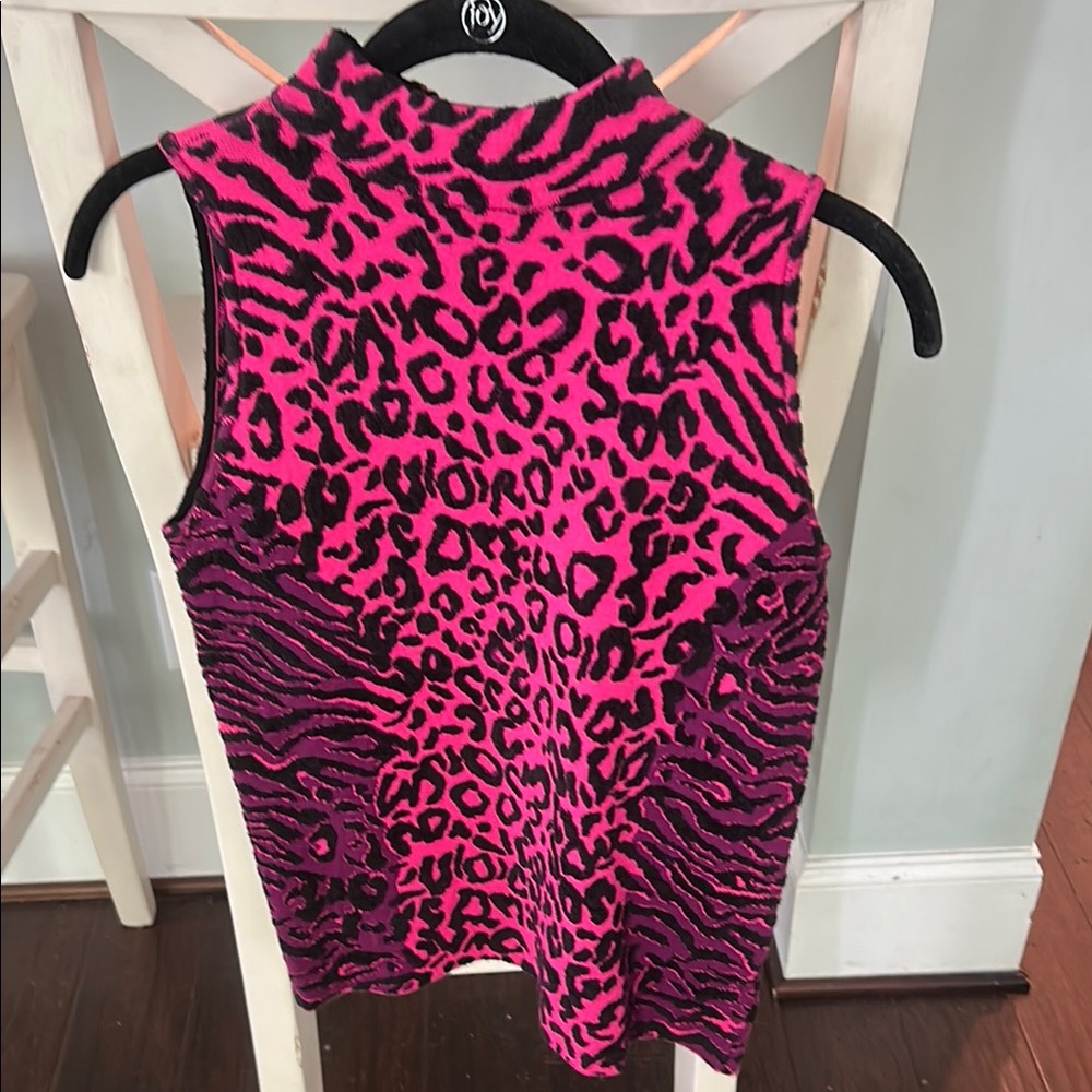 Milly NEW Leopard Print Sleeveless sweater top . Comes with free new turtleneck.